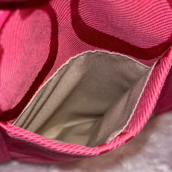 Coach LIKE NEW! Kyra Daisy Hot Pink Tote with Floral Accent Daisy Hangtag - Picture 13 of 14